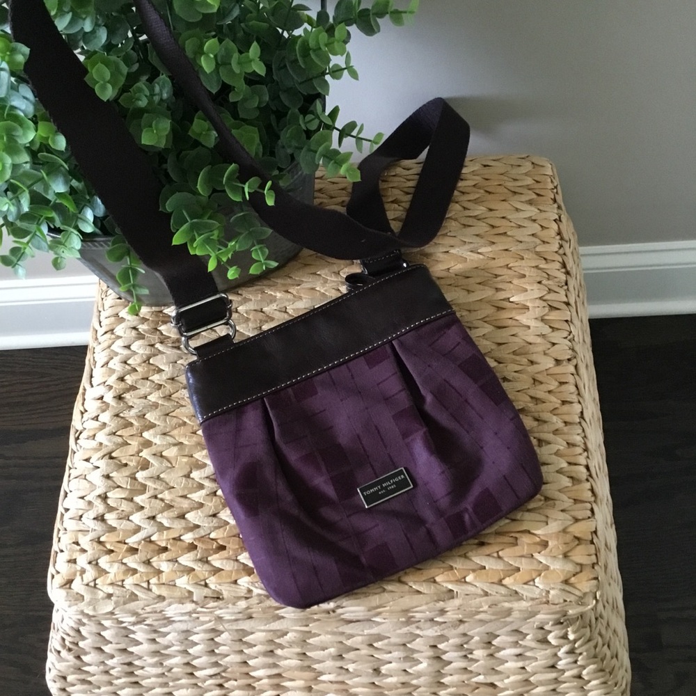 TOMMY HILFIGER CROSSBODY BAG